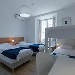 Hostel & Lagoa (Azores)